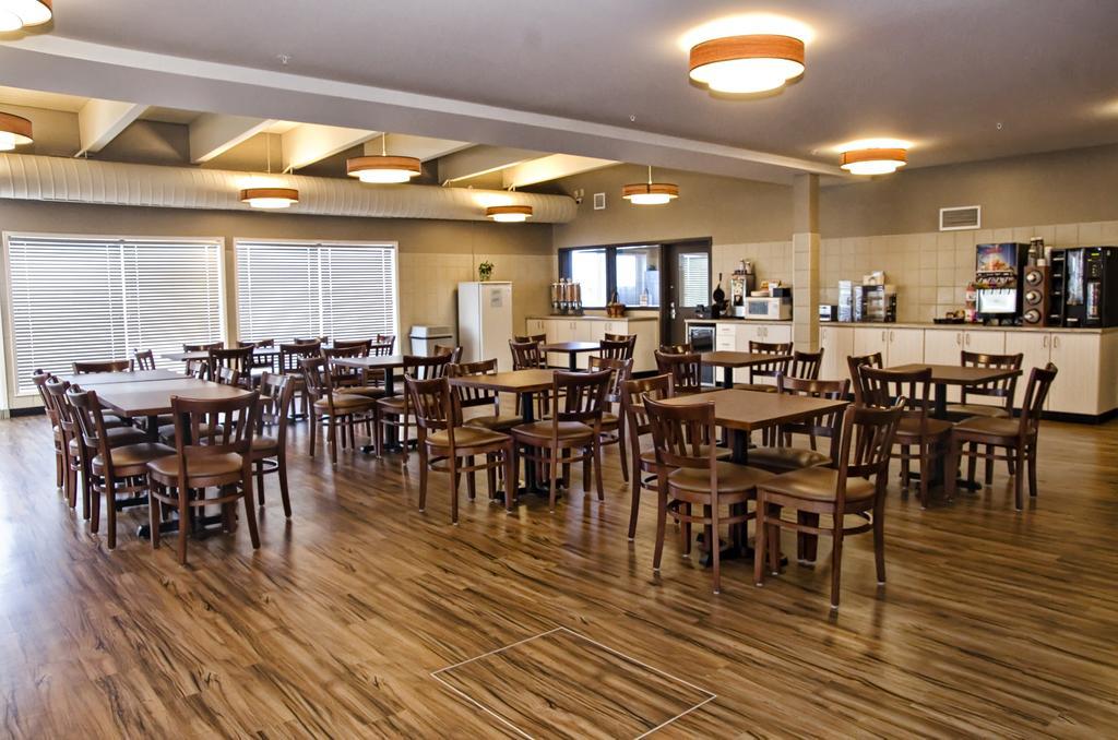 Lakeview Inns & Suites - Brandon Exterior foto